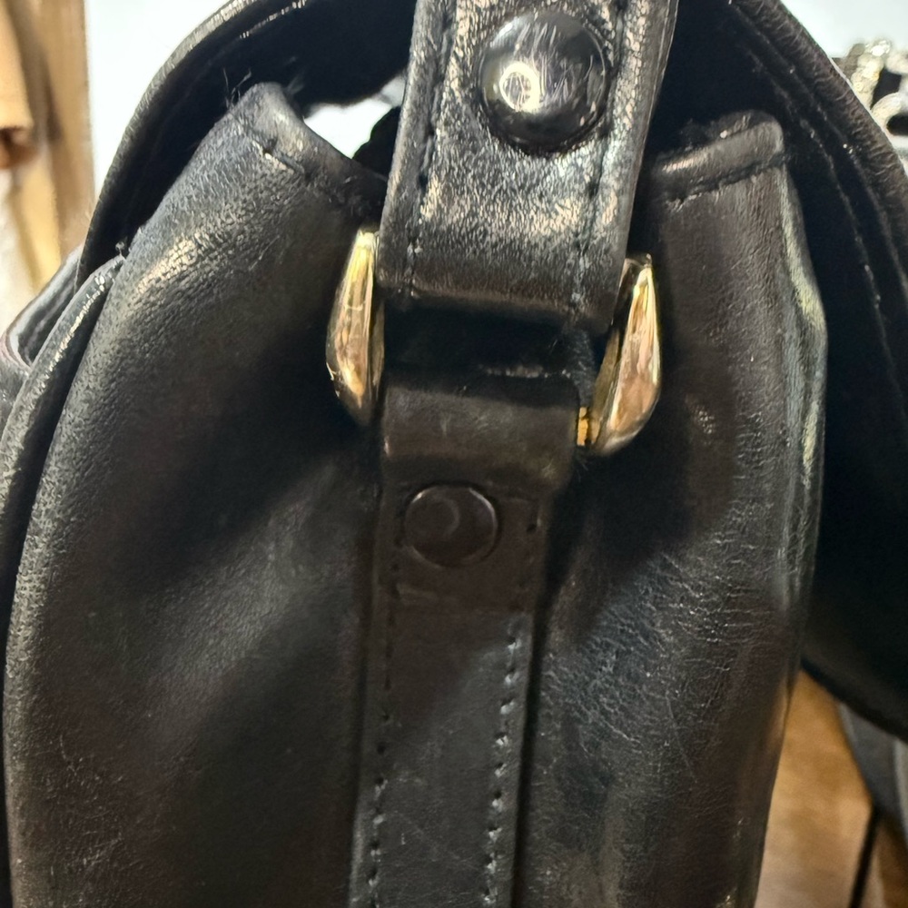 Portofino Collection Black Genuine Leather Croc-Embossed Crossbody Bag - Picture 6 of 16